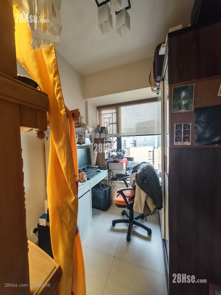 Chelsea Court Sell 3 Bedrooms , 2 Bathrooms 644 ft²