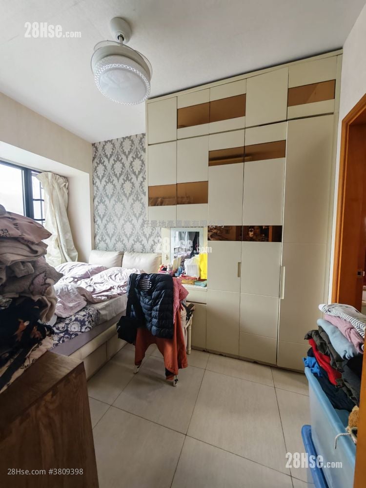 Chelsea Court Sell 3 Bedrooms , 2 Bathrooms 644 ft²