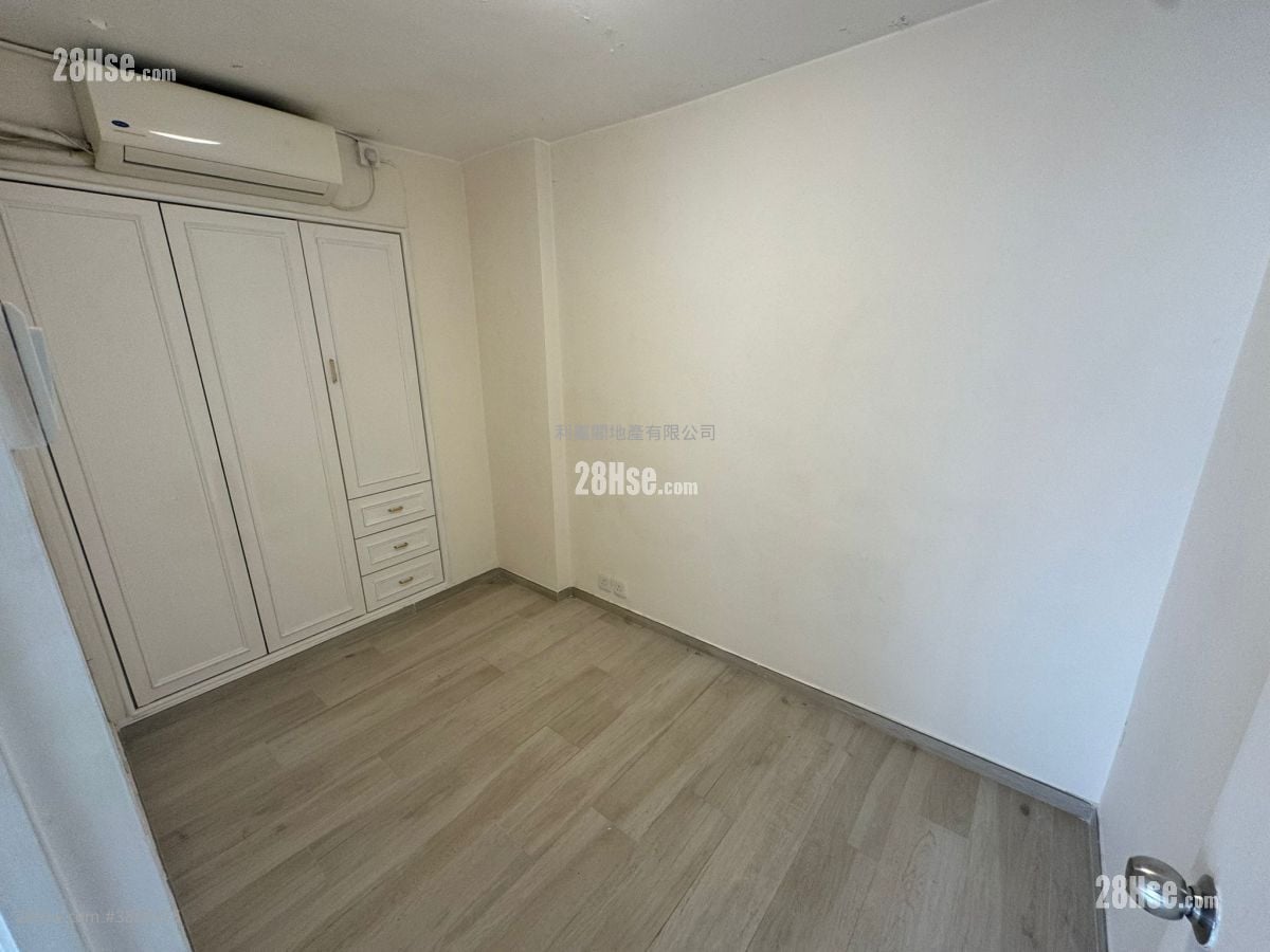 Mei Foo Sun Chuen Sell 2 Bedrooms , 1 Bathroom 657 ft²