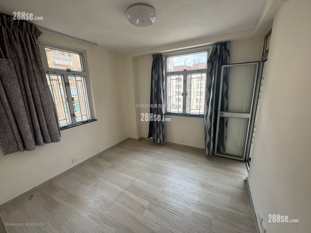 Mei Foo Sun Chuen Sell 2 Bedrooms , 1 Bathroom 657 ft²