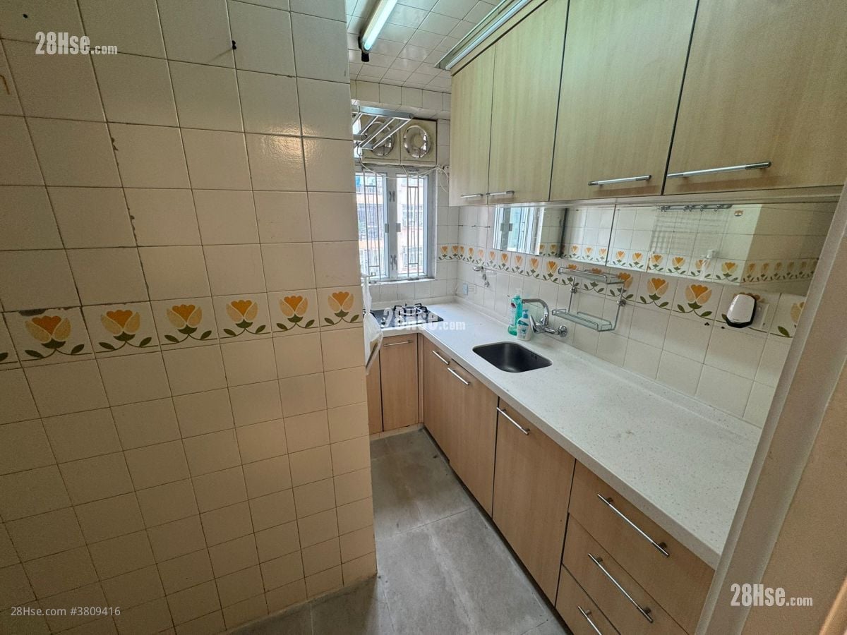 Mei Foo Sun Chuen Sell 2 Bedrooms , 1 Bathroom 657 ft²