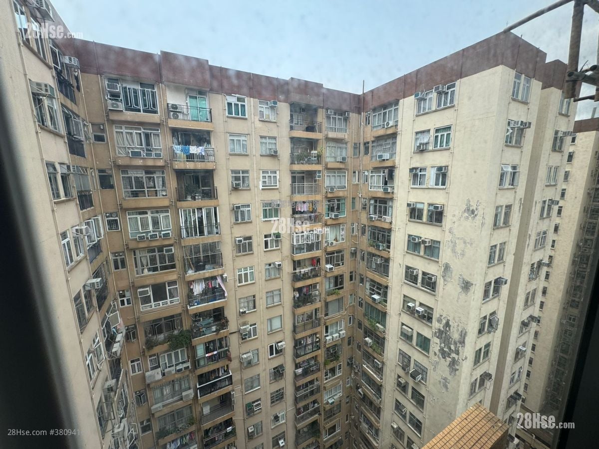 Mei Foo Sun Chuen Sell 2 Bedrooms , 1 Bathroom 657 ft²