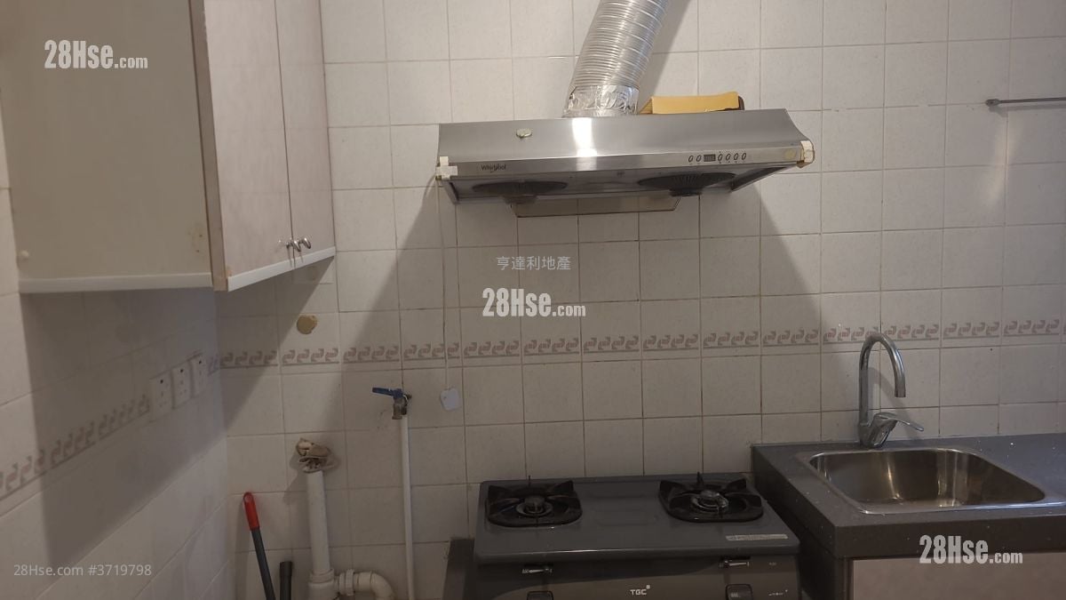 Shaukeiwan Plaza Rental 2 Bedrooms , 1 Bathroom 344 ft²