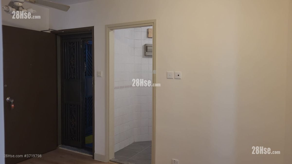 Shaukeiwan Plaza Rental 2 Bedrooms , 1 Bathroom 344 ft²