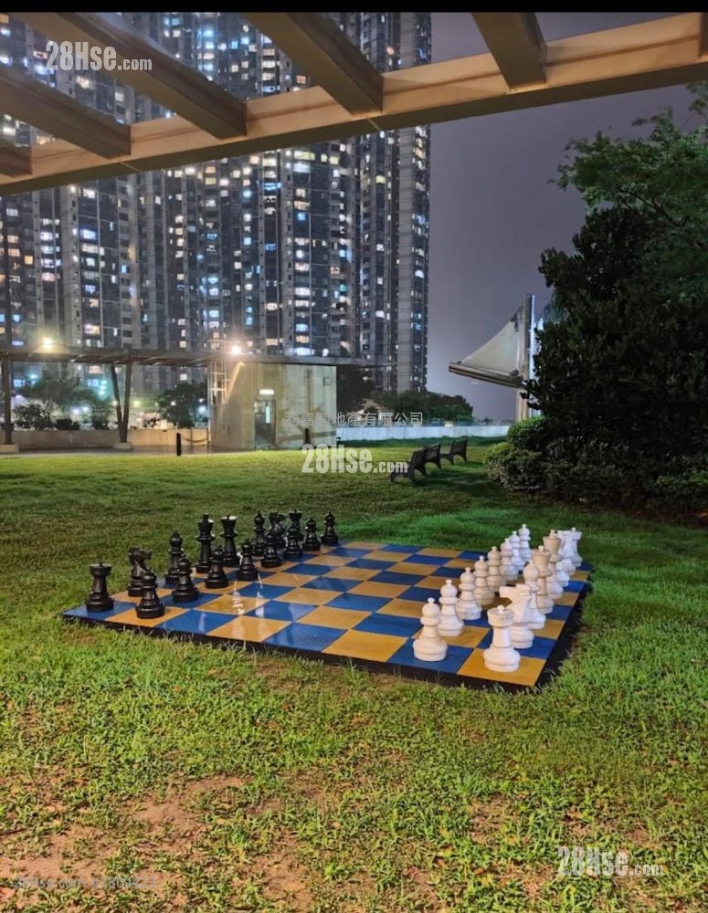 Hampton Place Sell 2 Bedrooms , 1 Bathroom 447 ft²