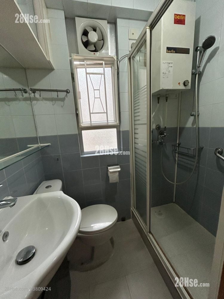 Jade Court Rental 2 Bedrooms , 1 Bathroom 393 ft²