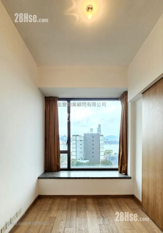 master room: The Gloucester Sell 1 Bedroom , 1 Bathroom 342 ft²