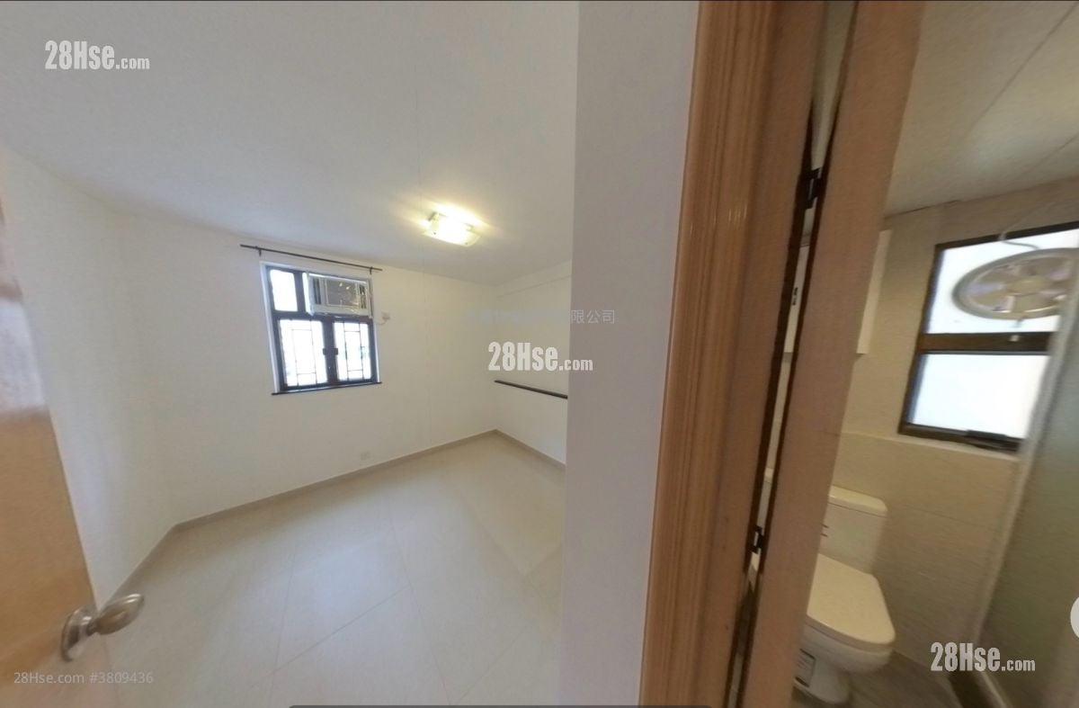 光辉园 售盘 3 房 , 2 浴室 702 平方尺