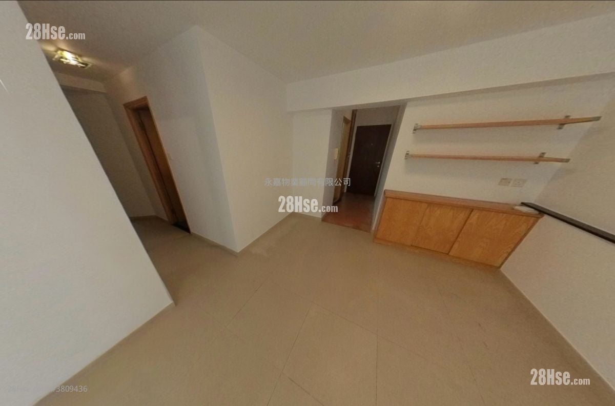 光辉园 售盘 3 房 , 2 浴室 702 平方尺