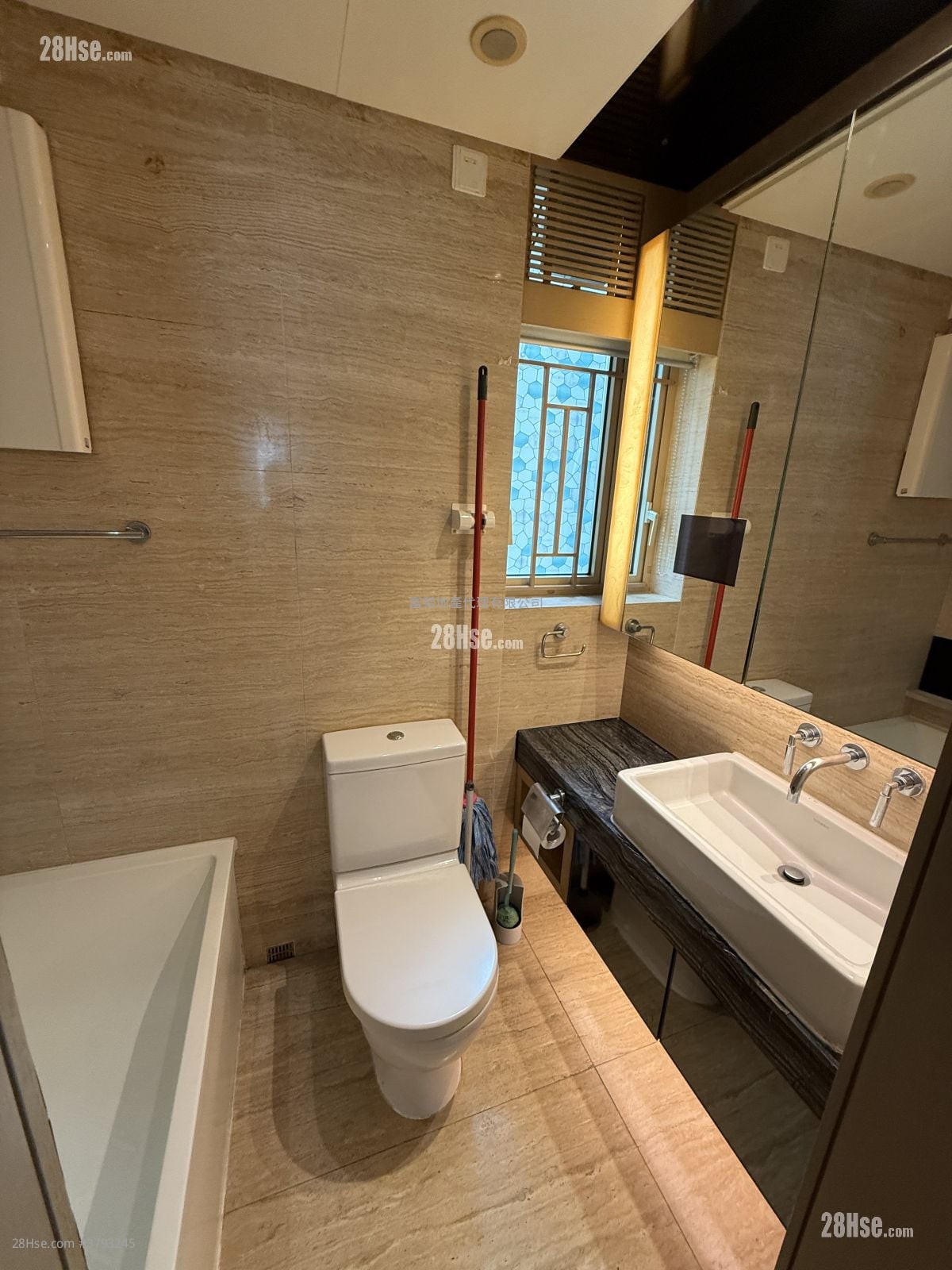 Harbour Place Rental 3 Bedrooms , 1 Bathroom 593 ft²