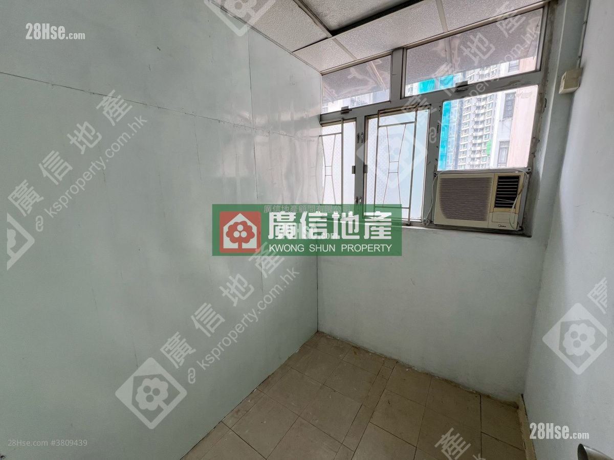 Chung Ying Building Sell 3 Bedrooms , 1 Bathroom 473 ft²