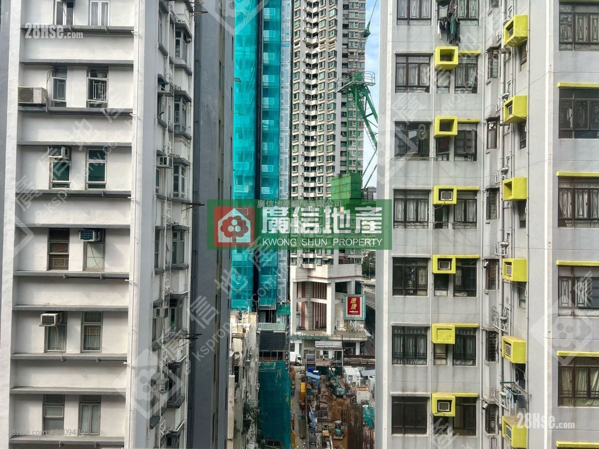 Chung Ying Building Sell 3 Bedrooms , 1 Bathroom 473 ft²