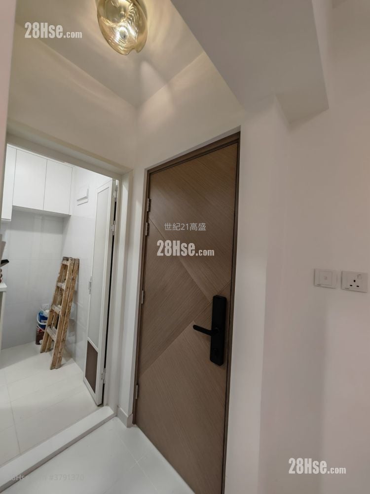 Wai Lee Building Rental 2 Bedrooms , 1 Bathroom 334 ft²