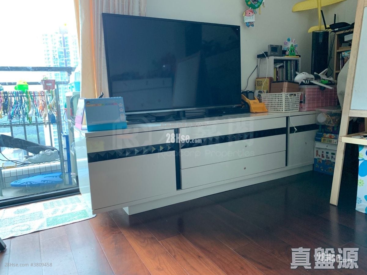 御皇庭 售盘 4 房 690 平方尺