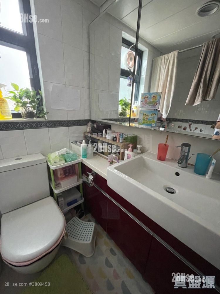 御皇庭 售盘 4 房 690 平方尺