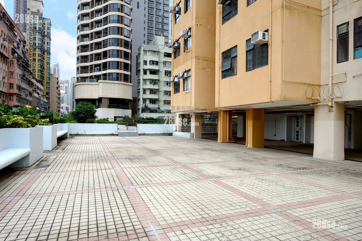 会所: 百年大楼 租盘 2 房 , 1 浴室 416 平方尺