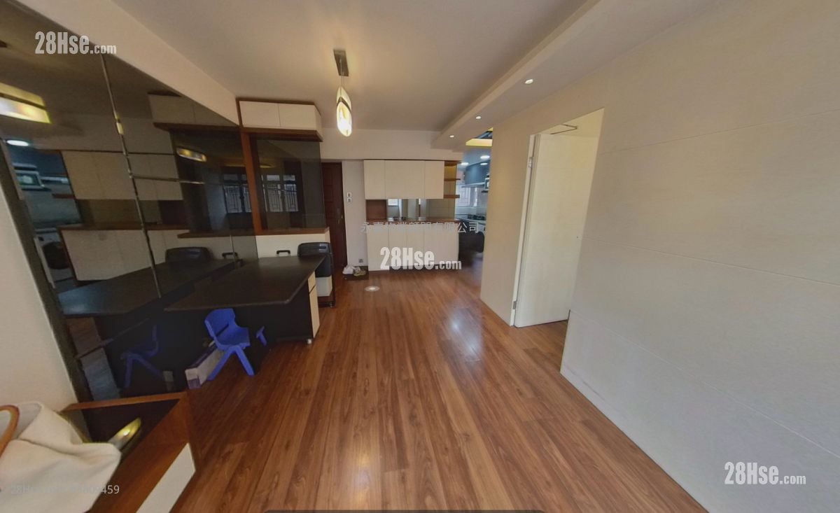 Balwin Court Sell 3 Bedrooms , 2 Bathrooms 639 ft²