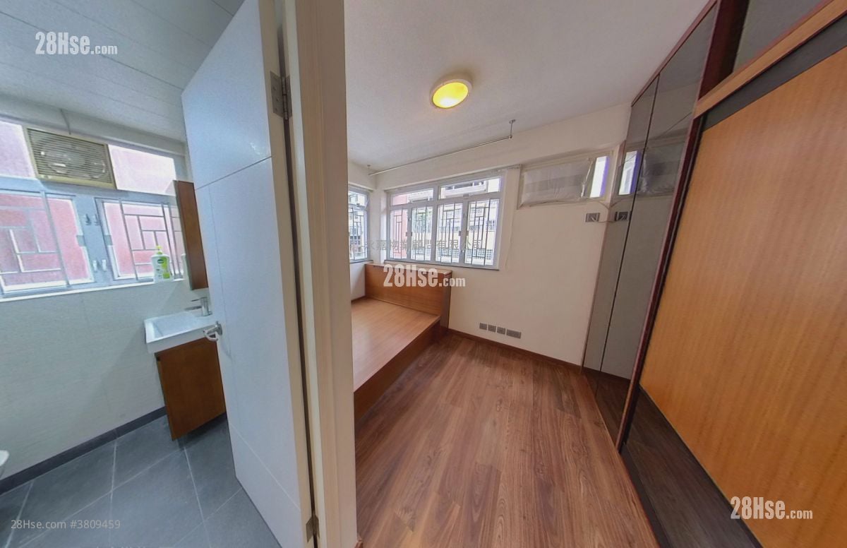 Balwin Court Sell 3 Bedrooms , 2 Bathrooms 639 ft²