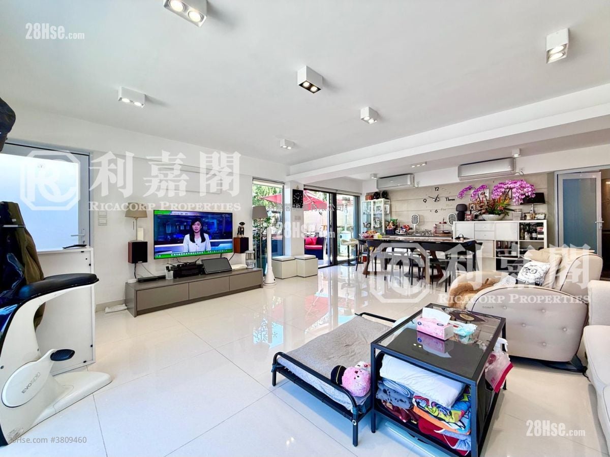 Ha Yeung Village Sell 3 Bedrooms , 3 Bathrooms 1,400 ft²