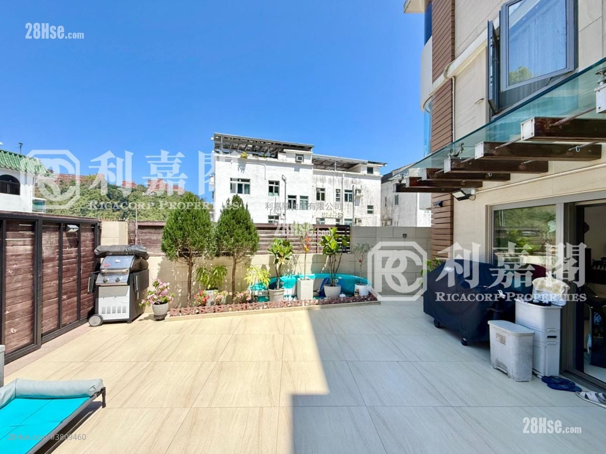 Ha Yeung Village Sell 3 Bedrooms , 3 Bathrooms 1,400 ft²