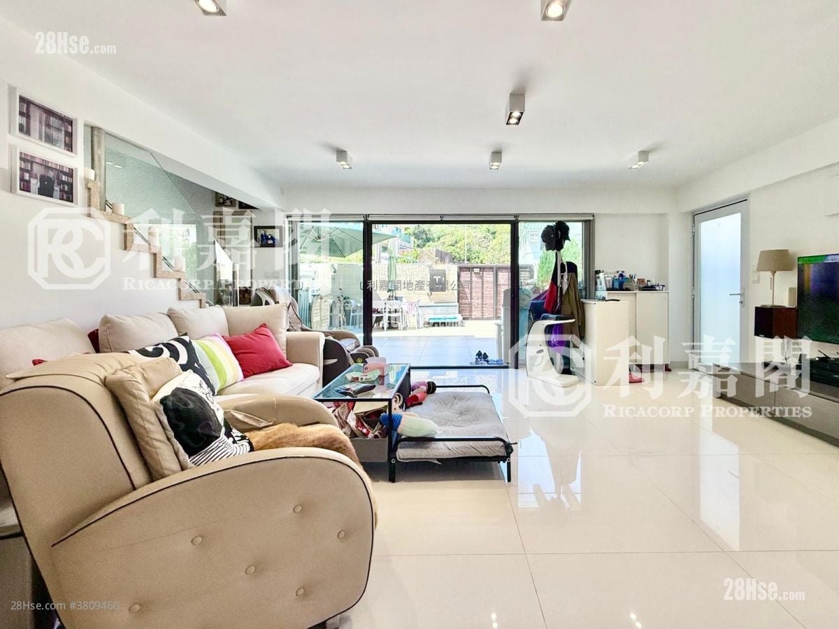 Ha Yeung Village Sell 3 Bedrooms , 3 Bathrooms 1,400 ft²