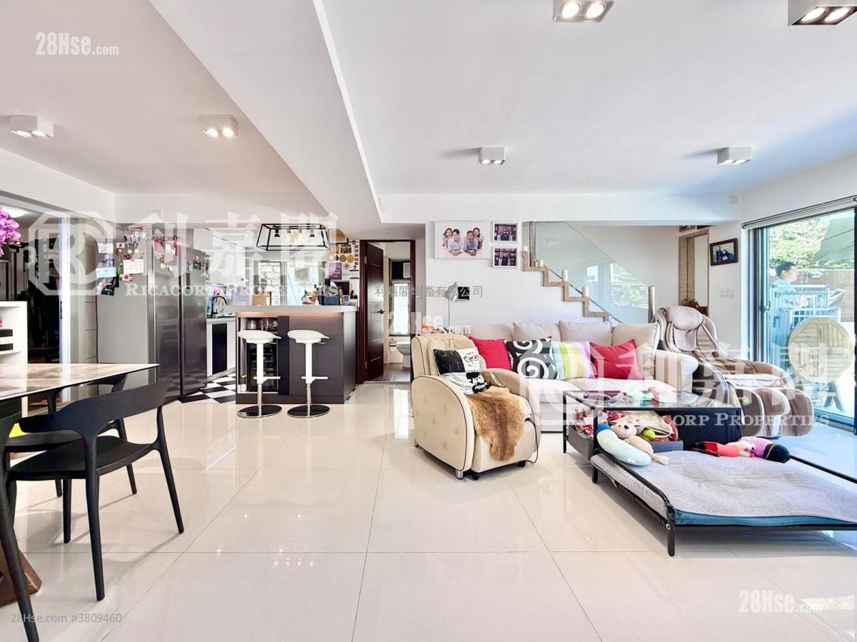 Ha Yeung Village Sell 3 Bedrooms , 3 Bathrooms 1,400 ft²