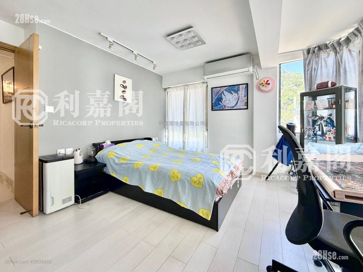 Ha Yeung Village Sell 3 Bedrooms , 3 Bathrooms 1,400 ft²