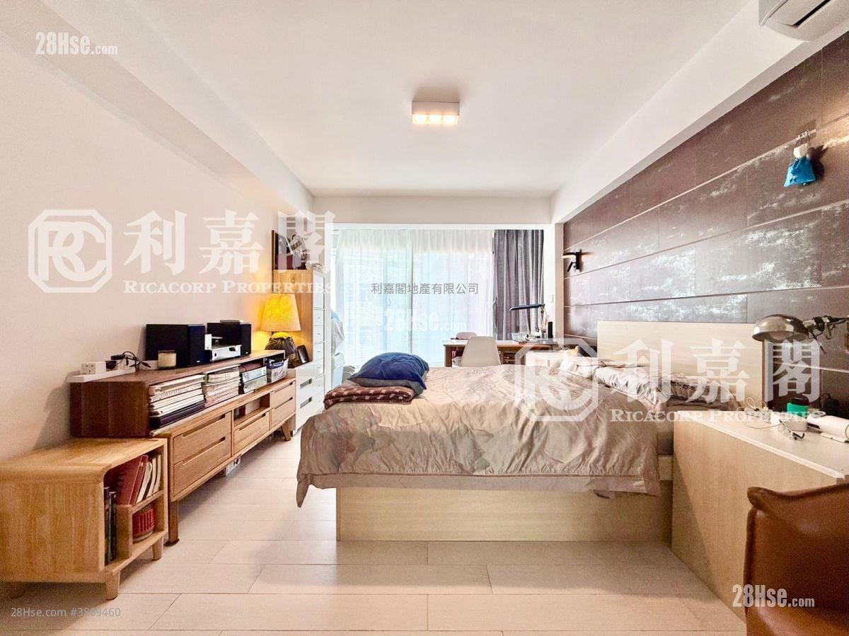 Ha Yeung Village Sell 3 Bedrooms , 3 Bathrooms 1,400 ft²