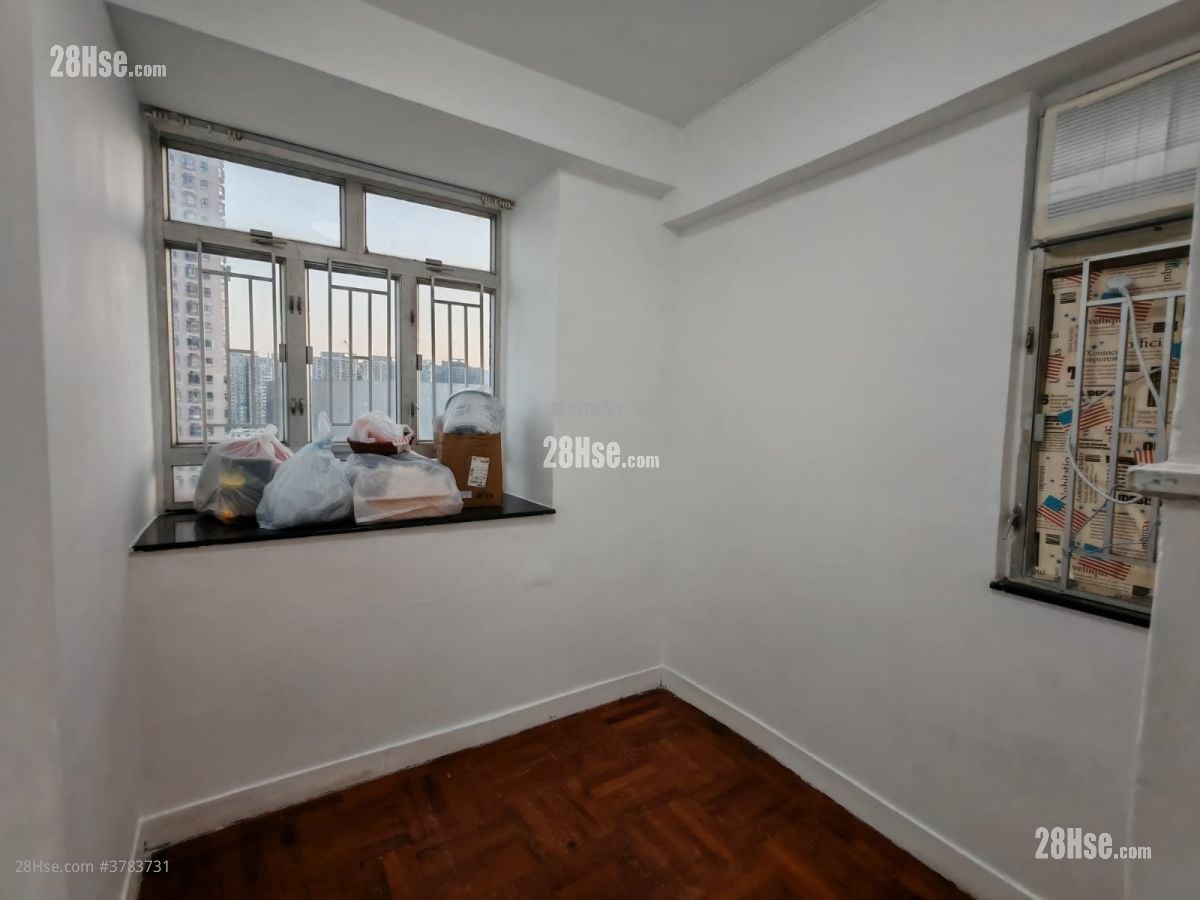 Ho Choi Building Sell 2 Bedrooms , 1 Bathroom 268 ft²