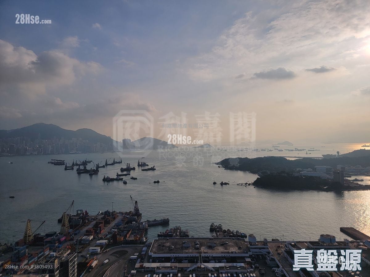 Cullinan West Sell 4 Bedrooms , 3 Bathrooms 1,503 ft²