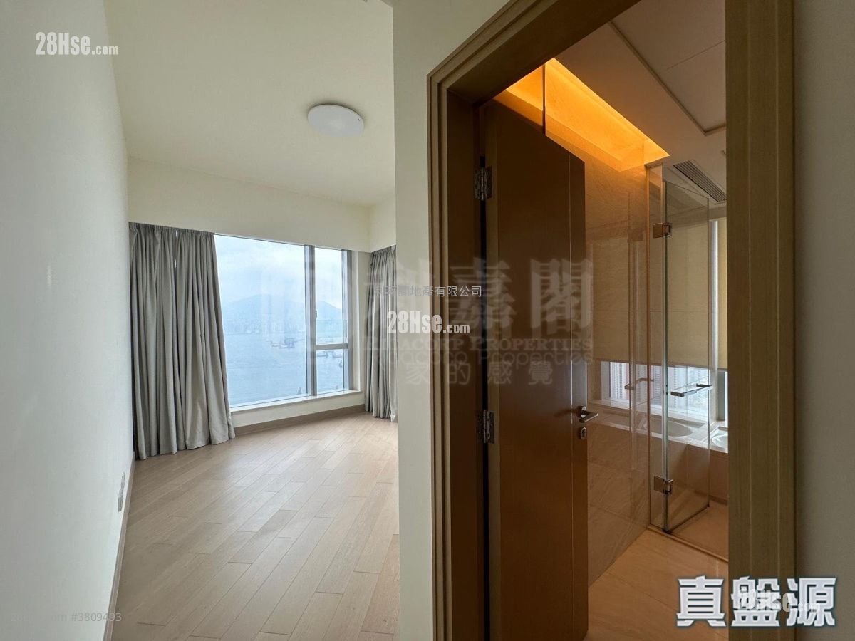 Cullinan West Sell 4 Bedrooms , 3 Bathrooms 1,503 ft²