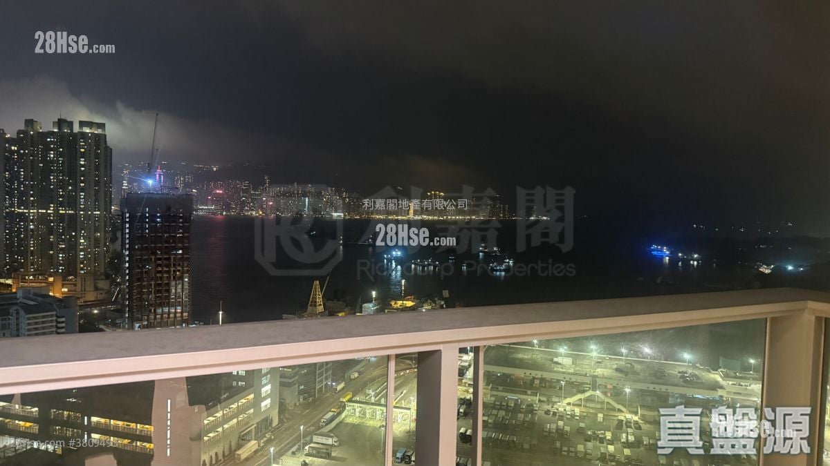 Cullinan West Sell 4 Bedrooms , 3 Bathrooms 1,503 ft²