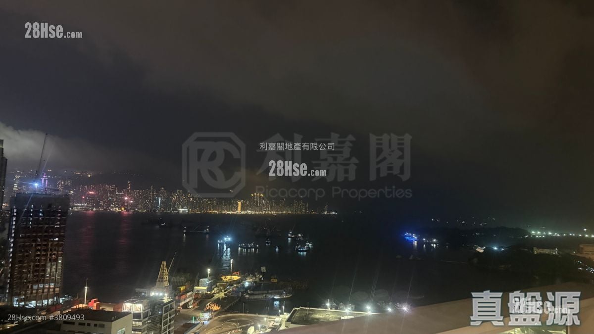 Cullinan West Sell 4 Bedrooms , 3 Bathrooms 1,503 ft²