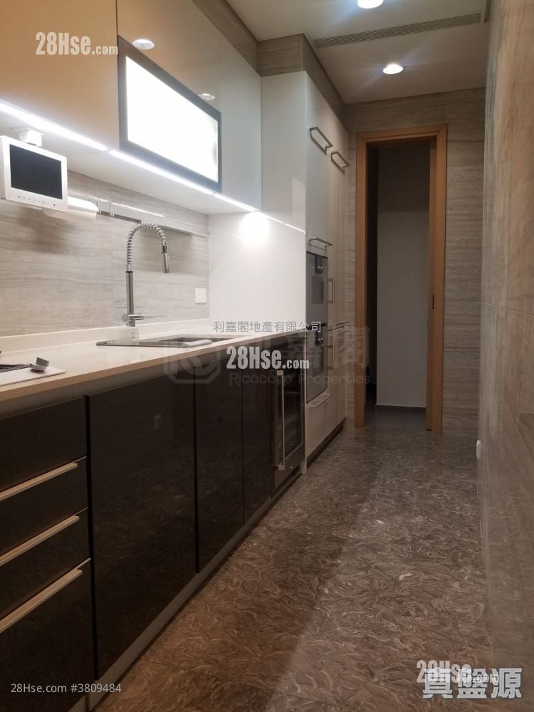 Upton Sell 3 Bedrooms 1,182 ft²