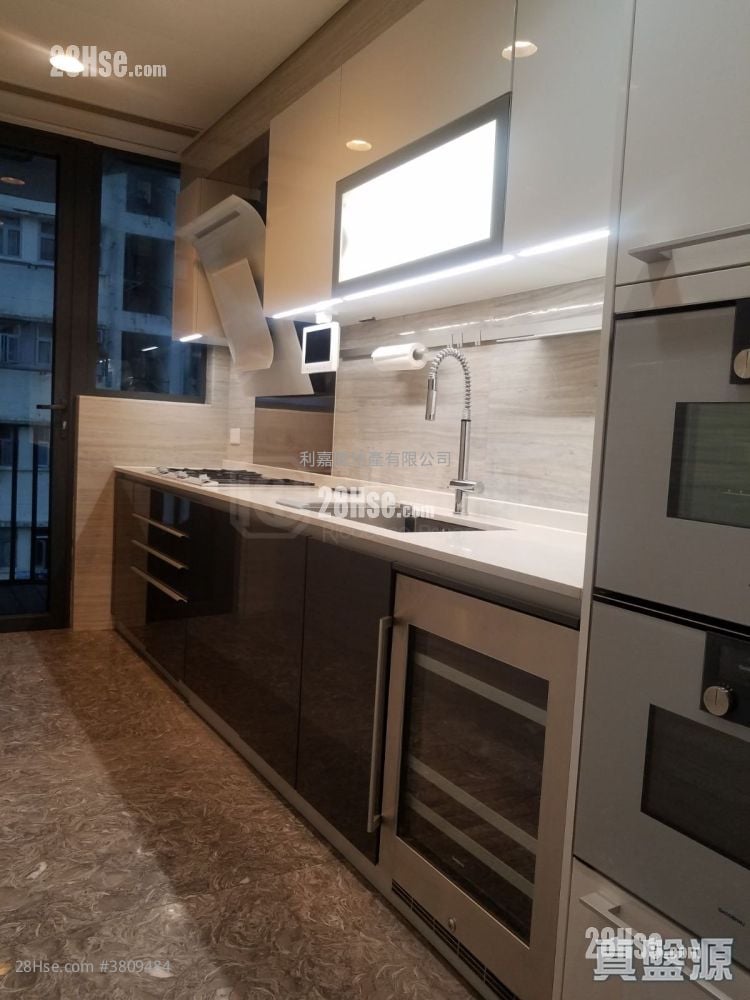 Upton Sell 3 Bedrooms 1,182 ft²