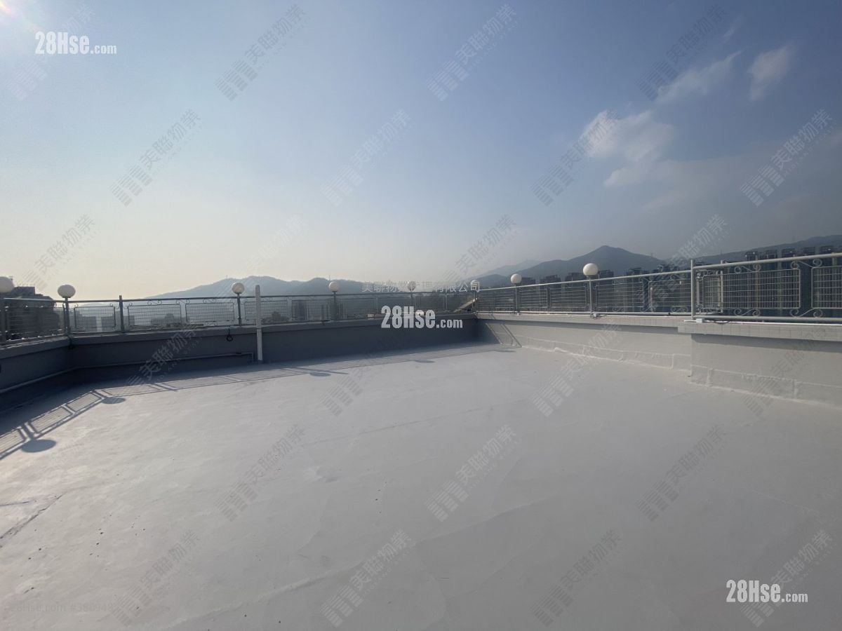 World-Wide Gardens Sell 4 Bedrooms , 2 Bathrooms 1,800 ft²