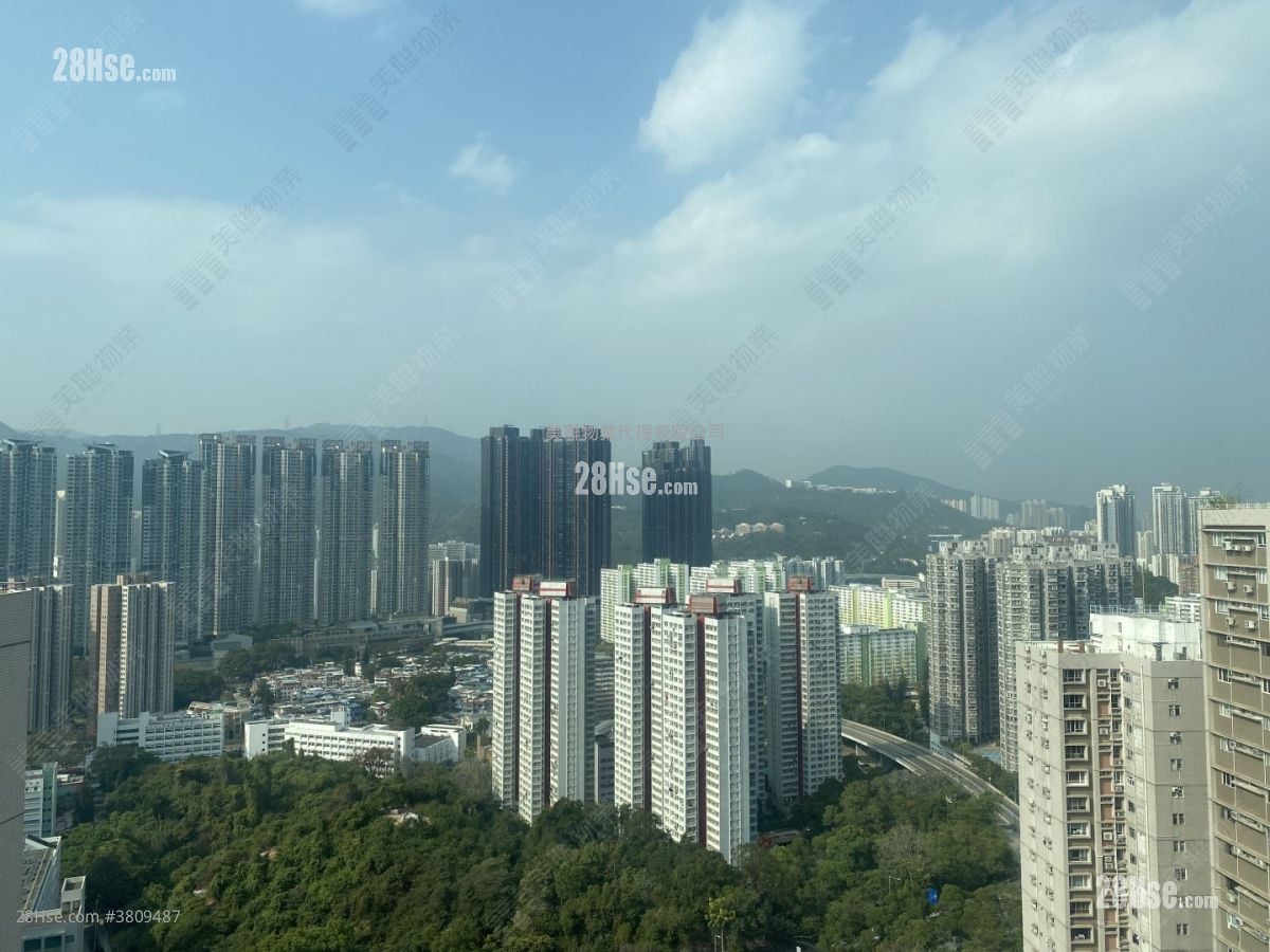 World-Wide Gardens Sell 4 Bedrooms , 2 Bathrooms 1,800 ft²