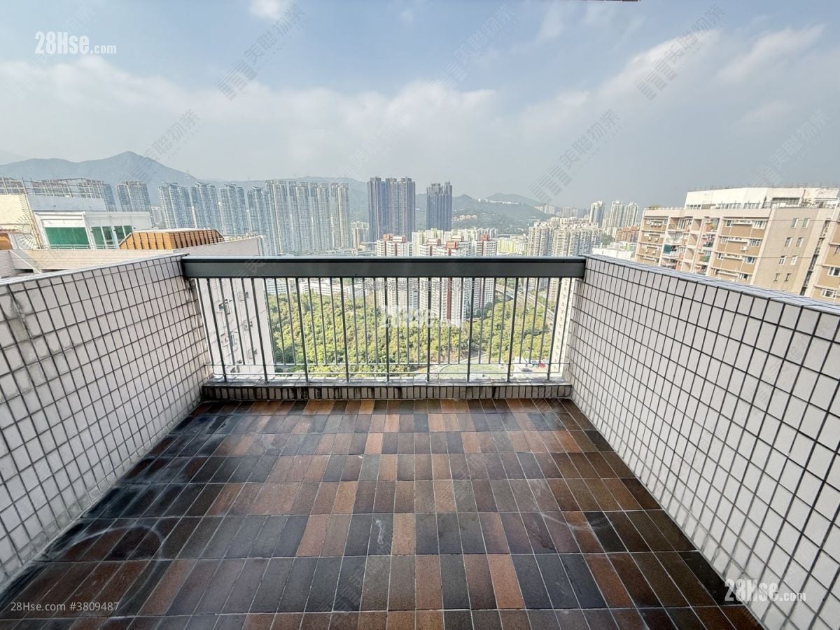 World-Wide Gardens Sell 4 Bedrooms , 2 Bathrooms 1,800 ft²