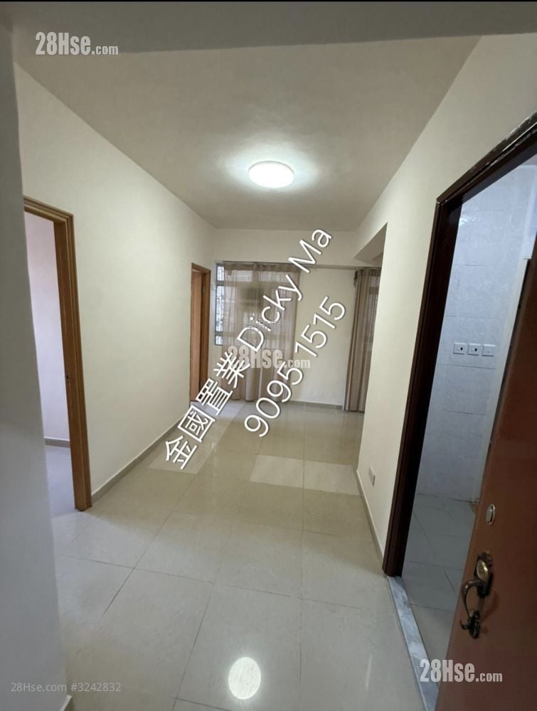 Hong Ning Building Sell 2 Bedrooms , 1 Bathroom 330 ft²
