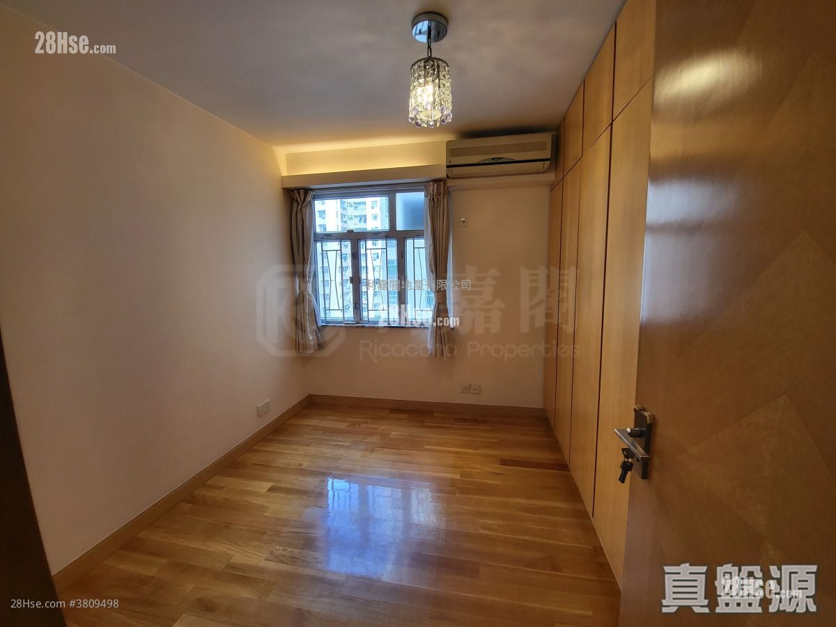 Mei Foo Sun Chuen Sell 3 Bedrooms , 2 Bathrooms 927 ft²
