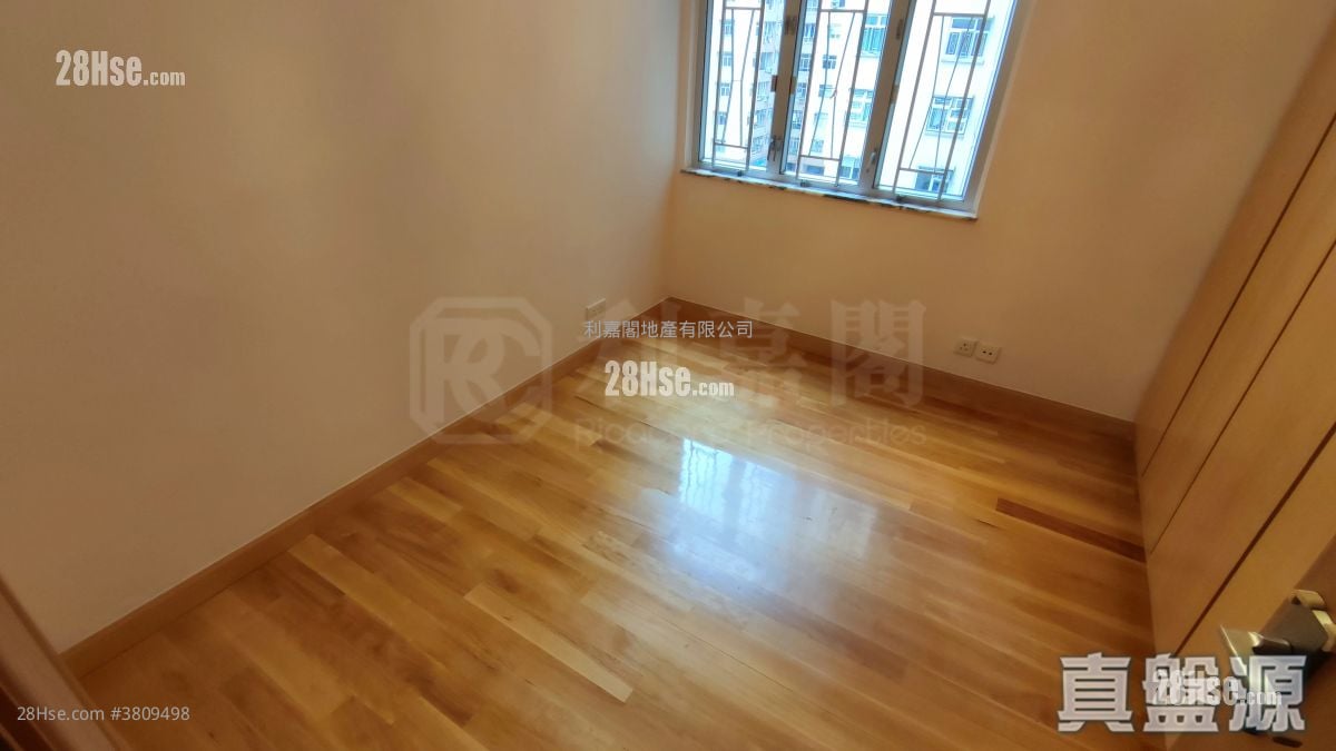 Mei Foo Sun Chuen Sell 3 Bedrooms , 2 Bathrooms 927 ft²