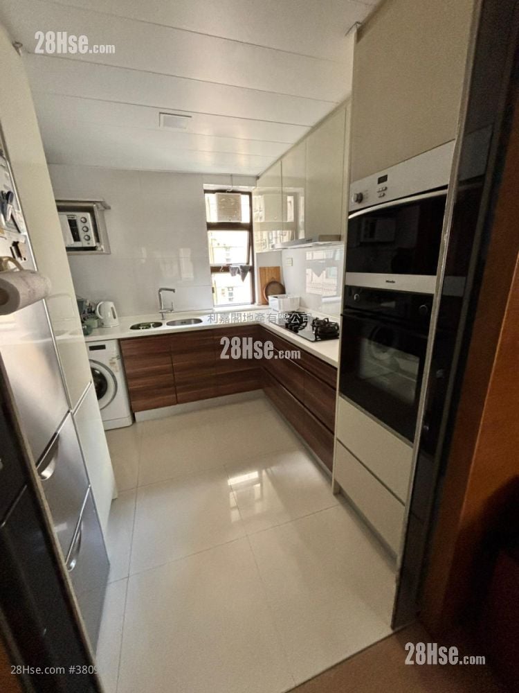 Westland Heights Sell 3 Bedrooms , 2 Bathrooms 987 ft²