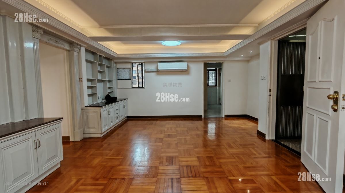 Paris Garden Rental 3 Bedrooms , 2 Bathrooms 924 ft²