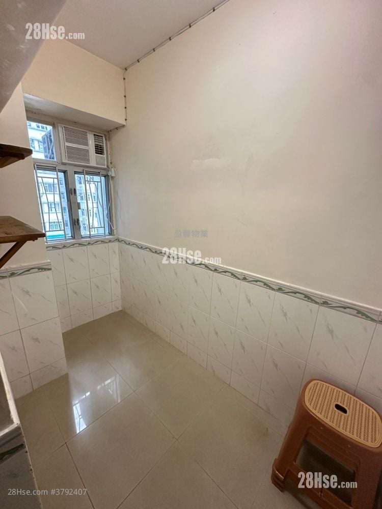 华都楼 租盘 2 房 , 1 浴室 363 平方尺