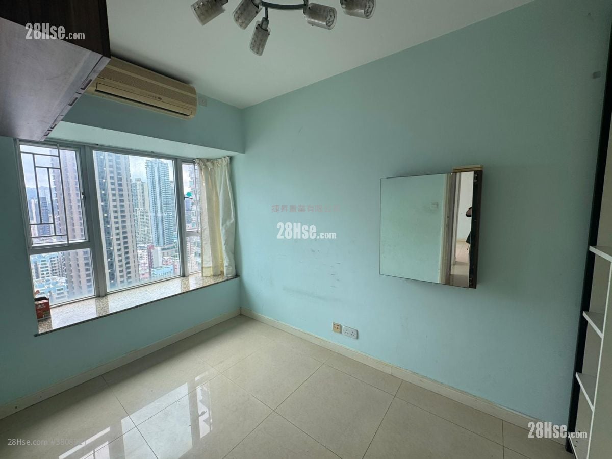 Sky Tower Sell 2 Bedrooms , 1 Bathroom 539 ft²