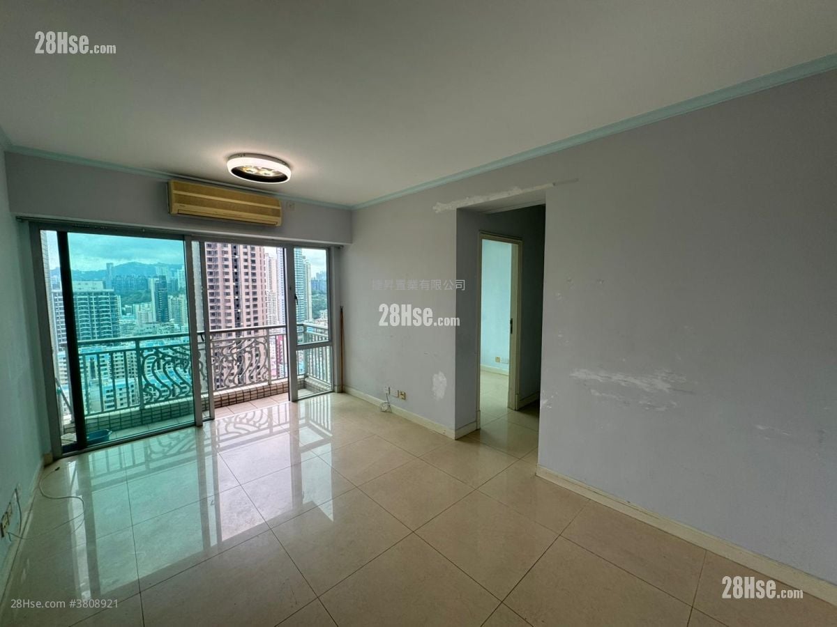 Sky Tower Sell 2 Bedrooms , 1 Bathroom 539 ft²