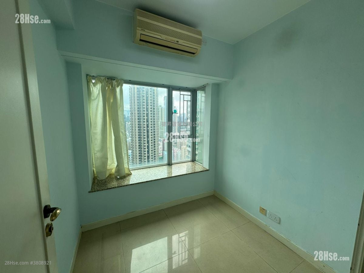 Sky Tower Sell 2 Bedrooms , 1 Bathroom 539 ft²