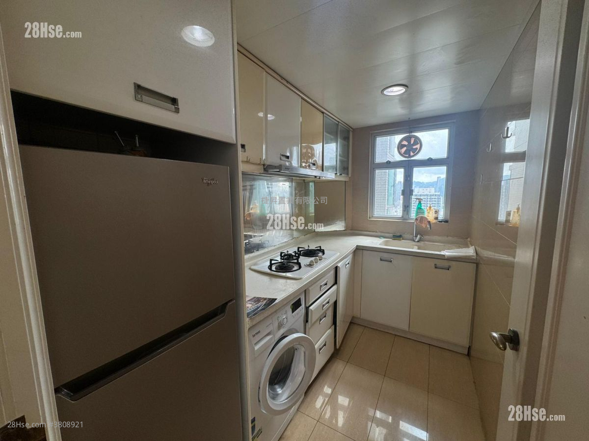 Sky Tower Sell 2 Bedrooms , 1 Bathroom 539 ft²