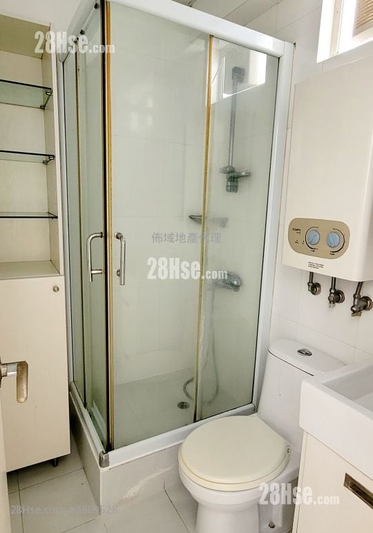 Luen Lee Building Sell Studio , 1 Bathroom 227 ft²