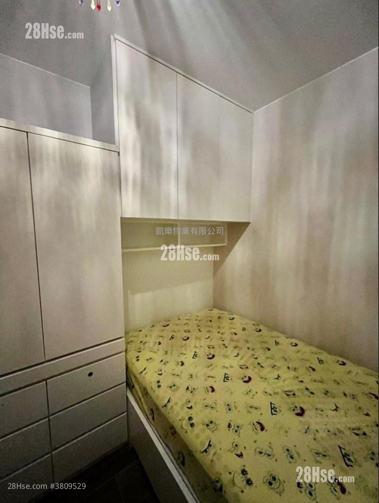 Kwun Tak Court Sell 2 Bedrooms , 1 Bathroom 443 ft²